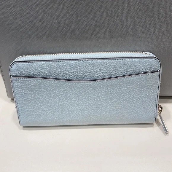 Kate Spade leila large continental wallet
Hazy Morning - Picture 15 of 16